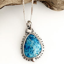 Load image into Gallery viewer, sterling silver handcrafted apatite pendant on square box chain