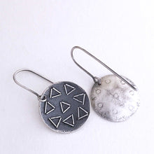 Load image into Gallery viewer, sterling silver  disc shaped earrings triangle wire embellishments textured rear view
